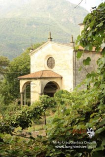 Interno della Chiesa delle Sante con affreschi